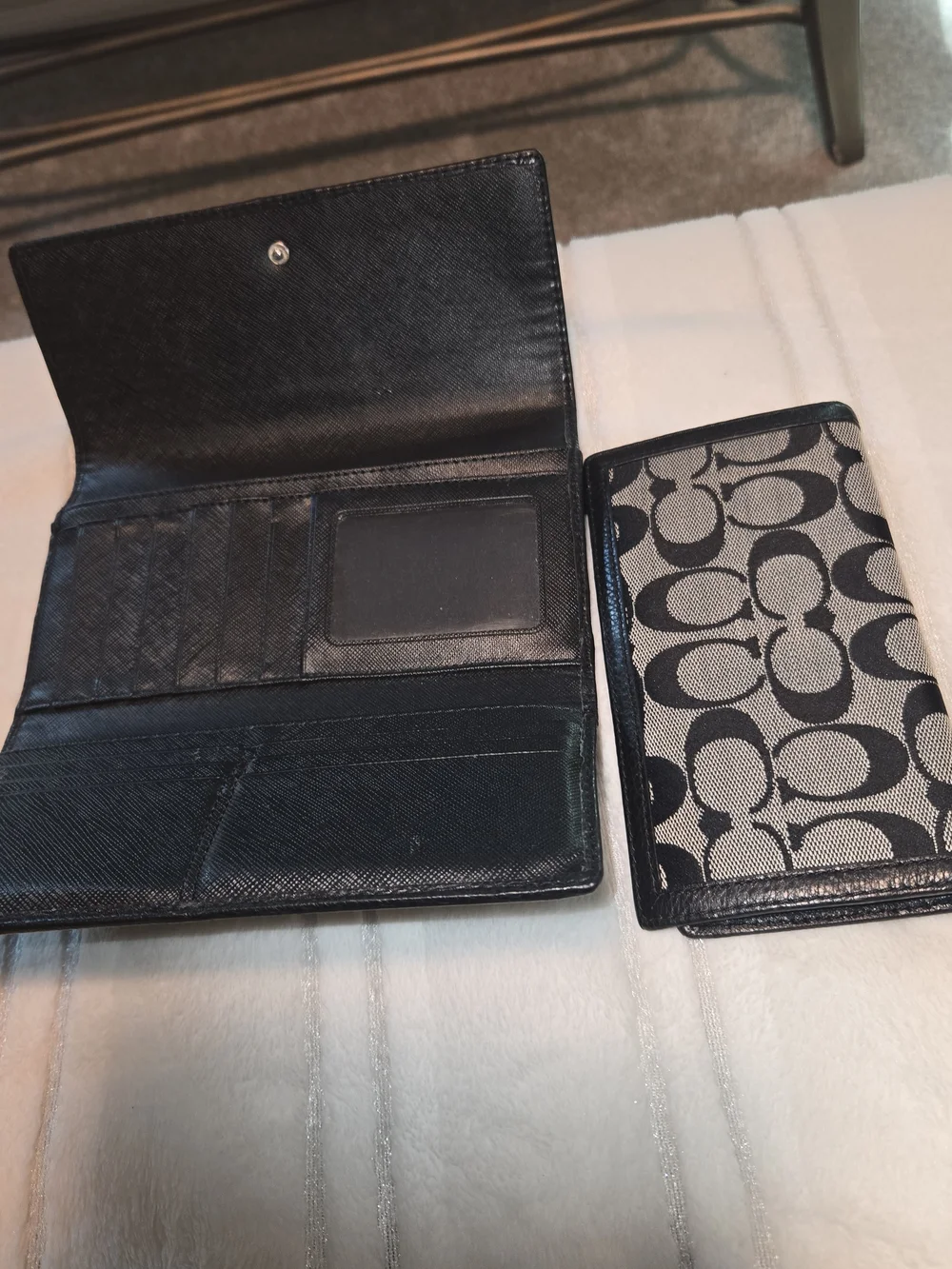Coach Signature Canvas Trifold Wallet in Black/Gray